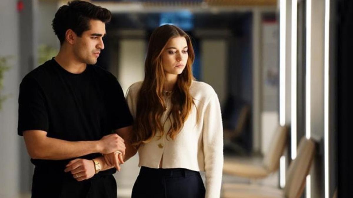 Yal apkn'nn yldzlar Mert Ramazan Demir ile Afra Saraolu'nun ak bitti!