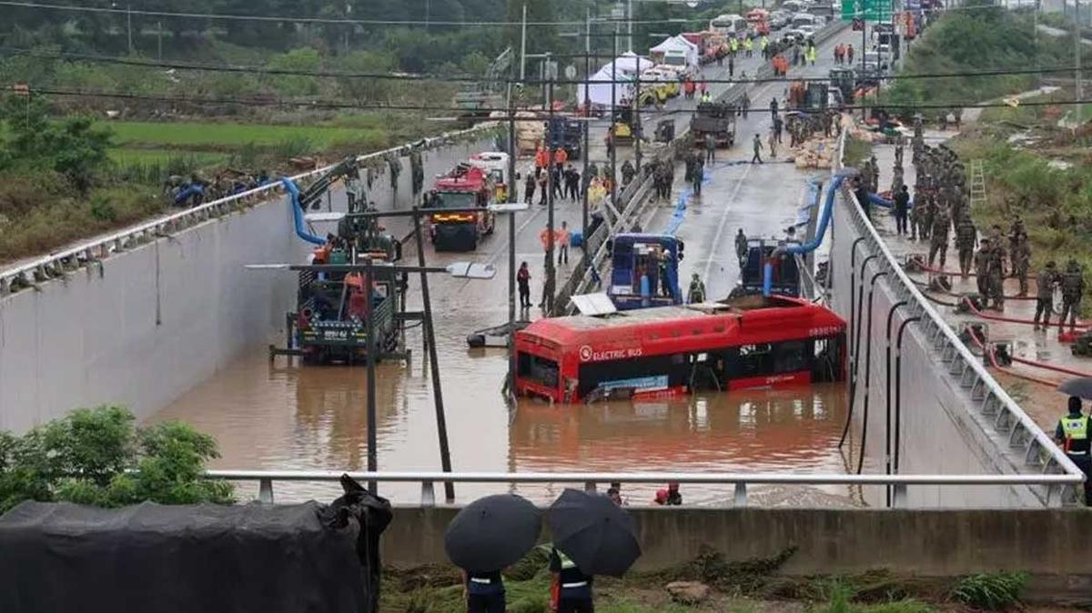 Gney Kore'de Khanun Tayfunu nedeniyle 10 binden fazla kii tahliye edildi