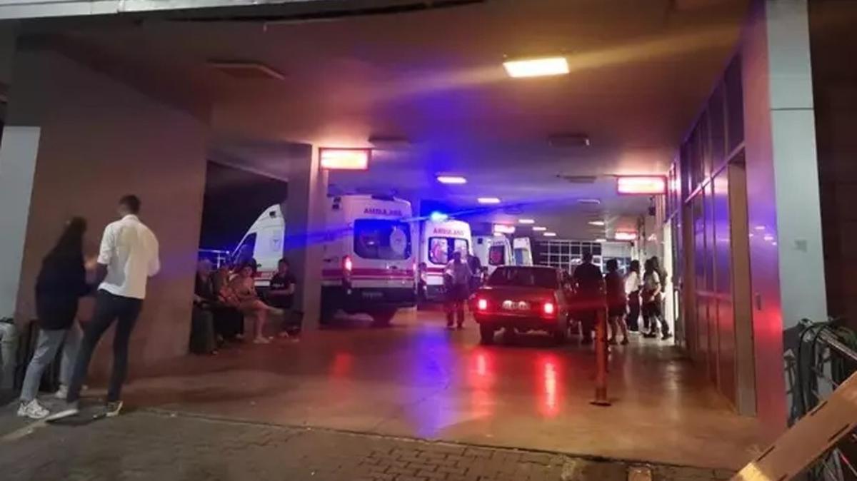zmir'de dehet! Satrla defalarca annesine vurdu