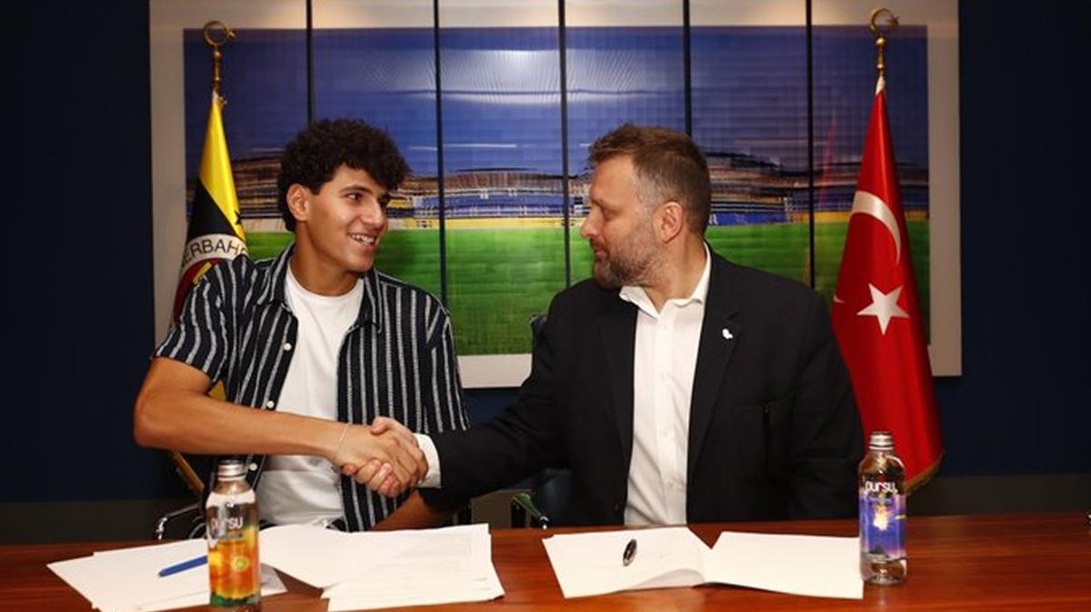 Aklama geldi! Fenerbahe, Omar Fayed'i resmen kadrosuna katt
