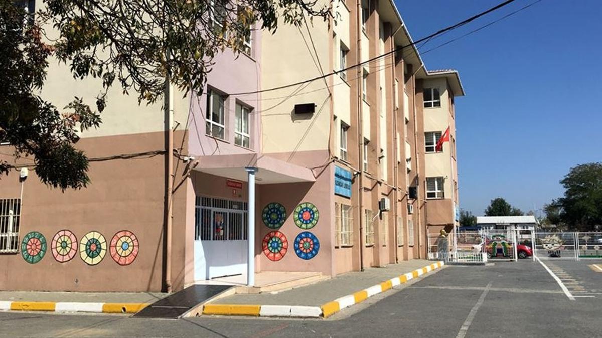 stanbul'da deprem nlemi: Riskli olan tm okullar boaltld