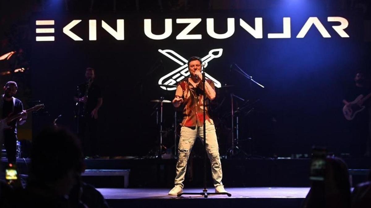 Ekin Uzunlar'dan orum'da konser... Semicenk'in ardndan rzgar gibi esti