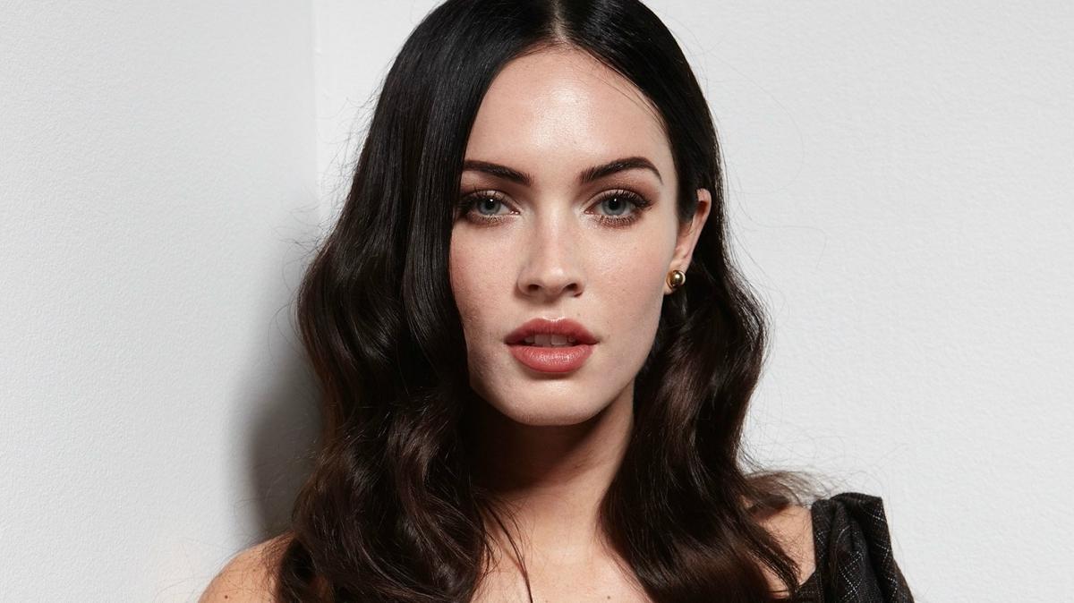 20'lik cildinin srr bu bakm rutini! Megan Fox yzne bu ya kullanyor