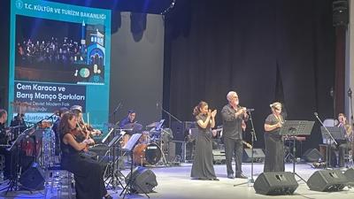 Cem Karaca ve Bar Mano arklar iin Trabzon'da konser dzenlendi