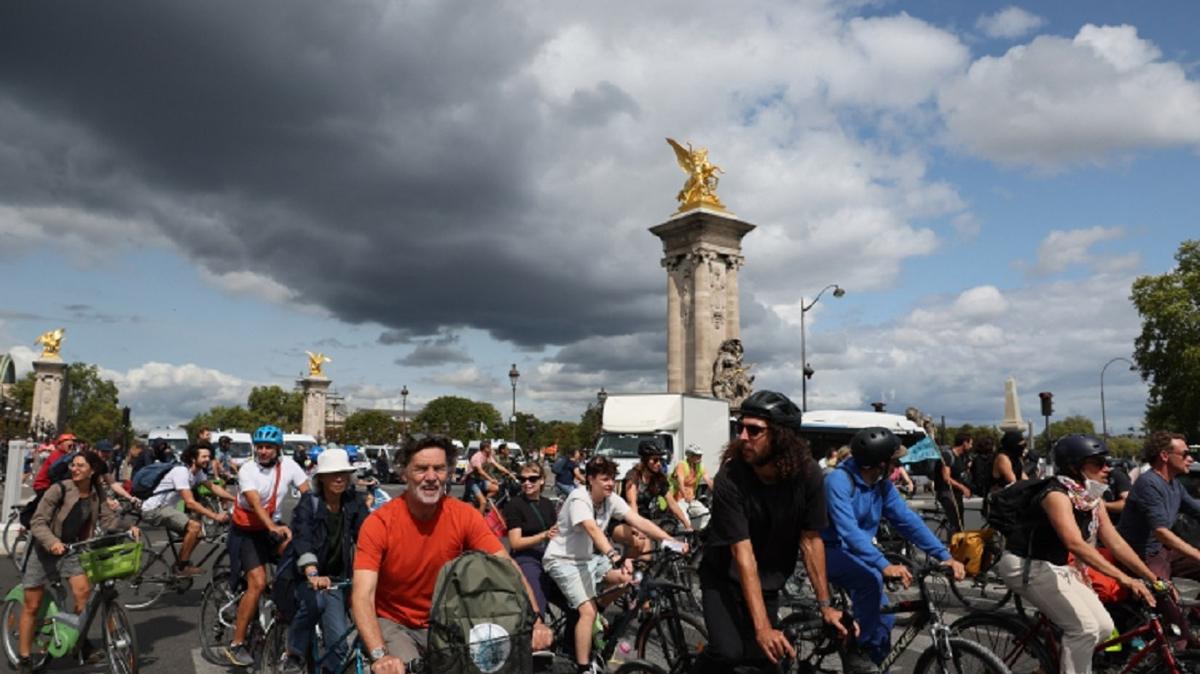 evreciler, Paris'te protesto yapt