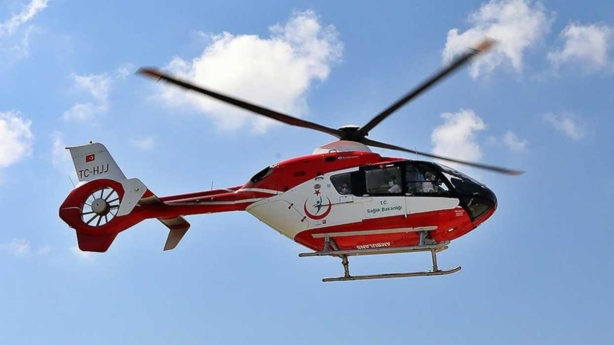 Mezradaki hastann imdadna ambulans helikopter yetiti