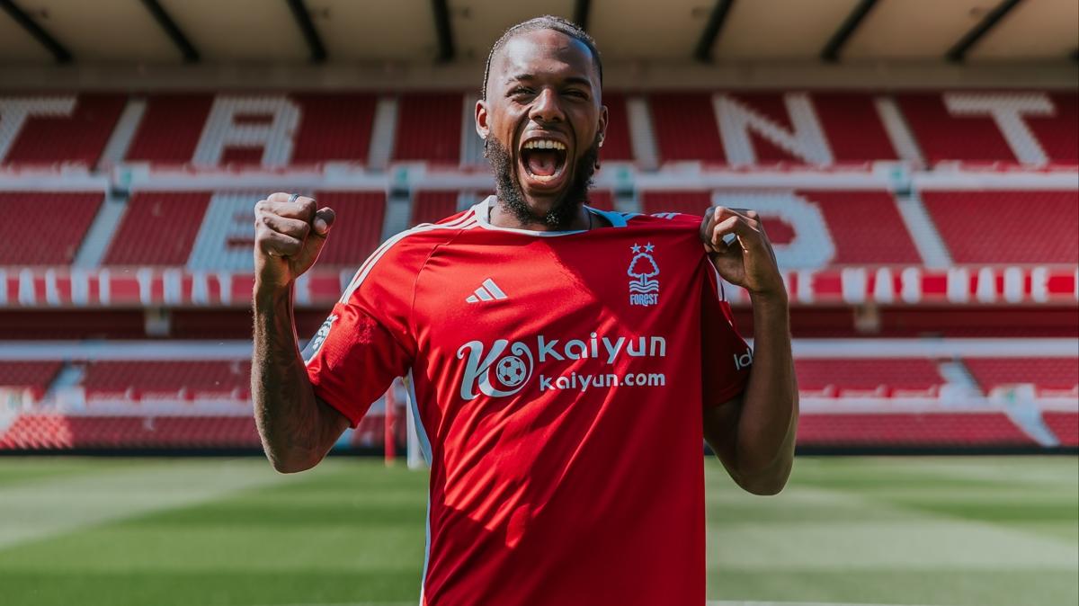 Nottingham Forest, Nuno Tavares'i kadrosuna katt