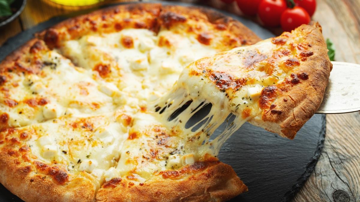 Kalorisi dk en kolay pizza tarifi! Hazr pizzalar aratmayacak!