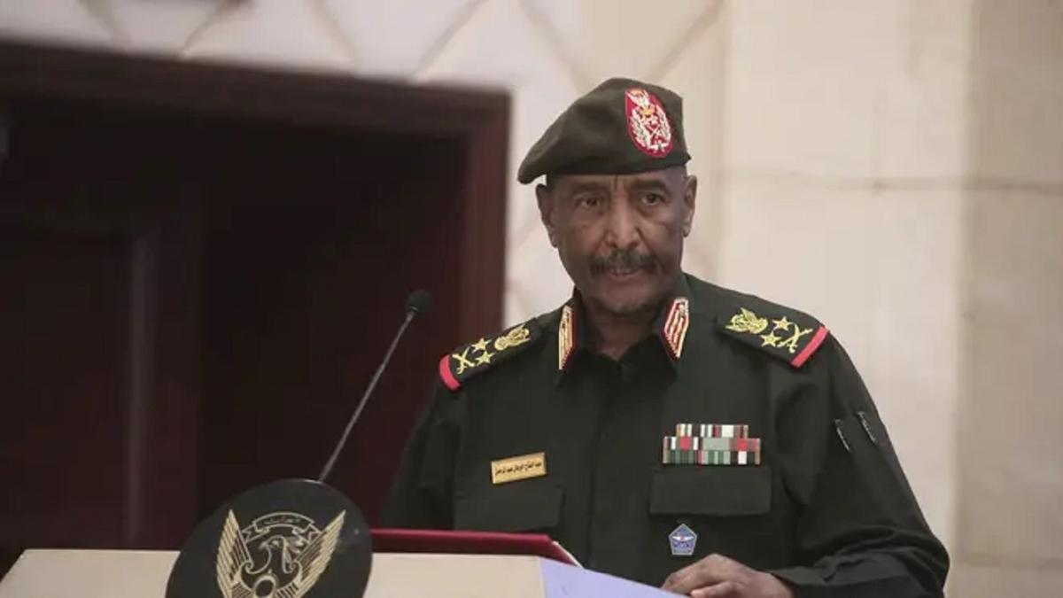 Sudan'n en st dzey generali sava konusunda Devlet Bakan ile grmek zere Gney Sudan'a geldi