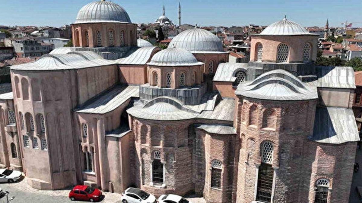 Molla Zeyrek Camii ihtiamyla dikkat ekiyor! Ayasofya'dan sonra en by