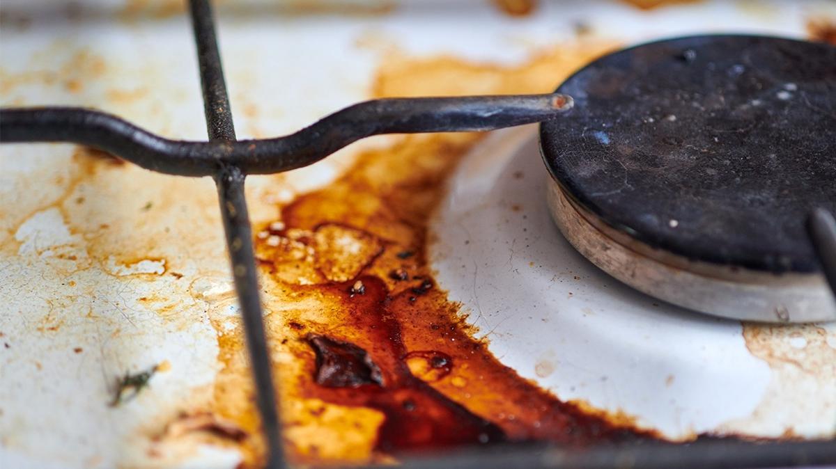 Rengi solan ocak balklarn parlatmann yntemi! Meer lekeli grnty silmek bu kadar kolaym