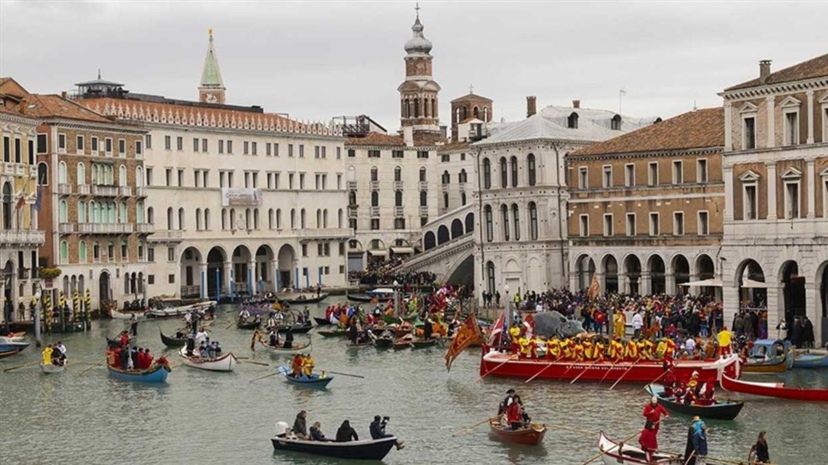 Venedik'i ziyaret eden gnbirlik turistlerden giri creti alnacak