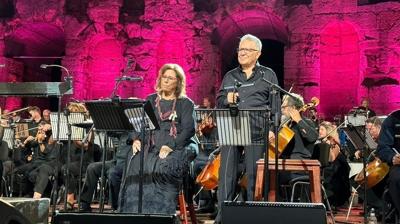 Atina'da Zlf Livaneli ile Yunan sanat Maria Faranduri rzgar esti