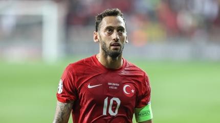 Hakan �alhano�lu: �fkeliyim bize yak��mad� beraberlik