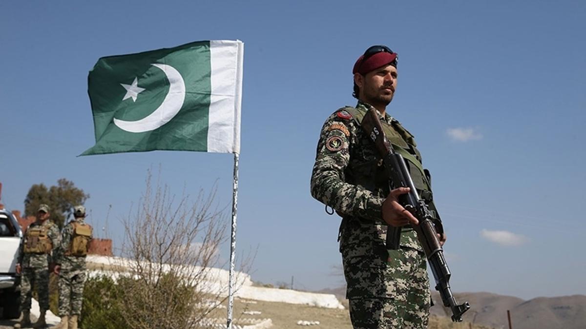 Afganistan ile Pakistan snrnda atma: 7 militan ldrld