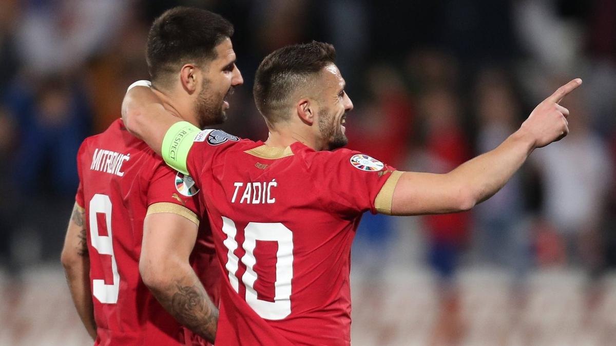 Mitrovic "hat-trick" yapt, Srbistan kazand