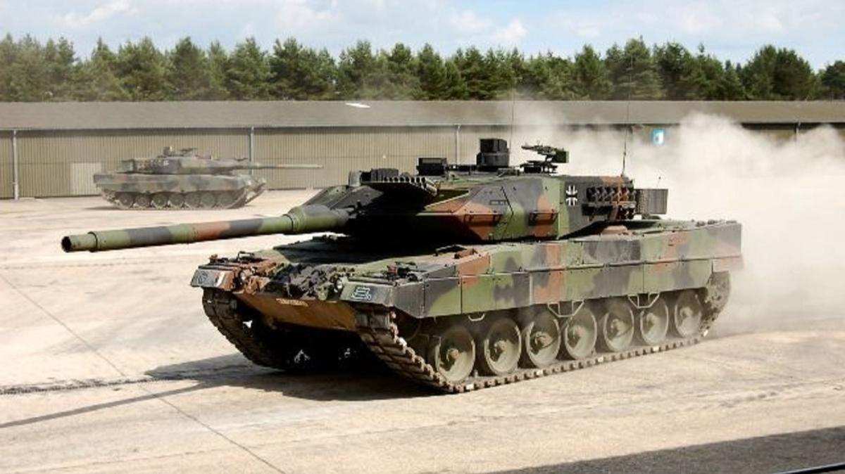 Ukraynal Leopard 2 iki Rus T-72 tankna saldrd, tanklar kat