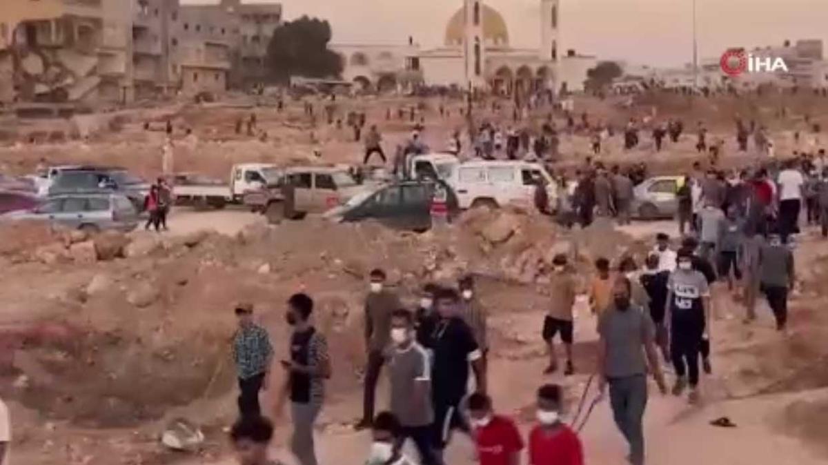 Libya halkndan hkmete 'sel felaketi' protestosu