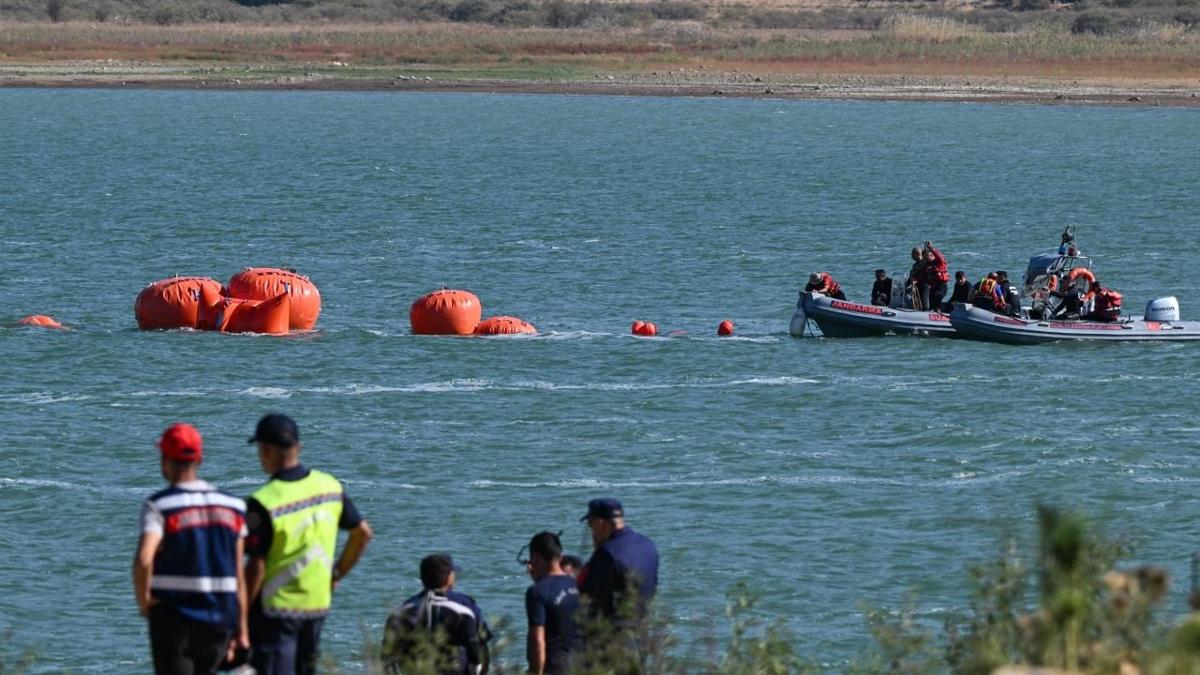 zmir'de gle den helikopterin enkaz kyya karld