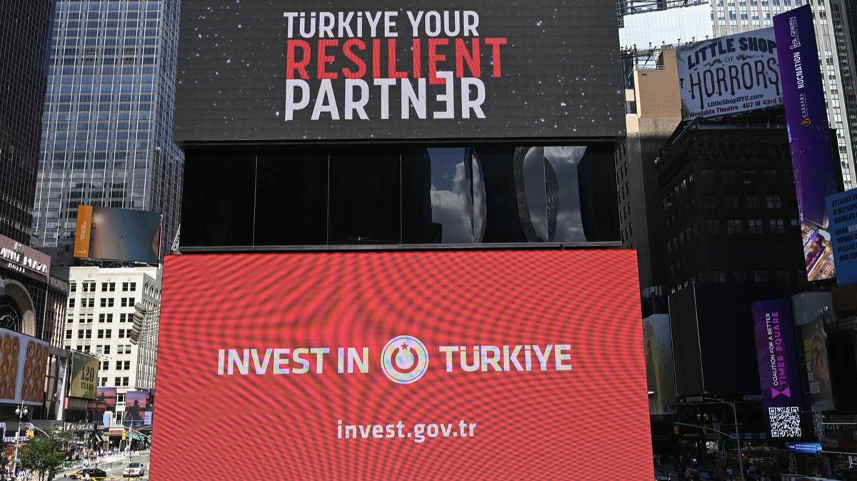 Times Meydan'ndaki dijital panolarda "Invest in Trkiye" mesaj yaymland