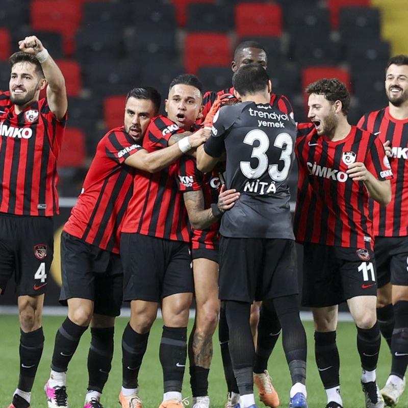 Gaziantep FK, stanbulspor'u 2-0'la geti: Ligde galibiyetle tant