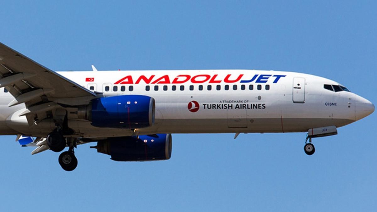 Anadolujet ua taksi yolu dna kt, yolcular tahliye edildi