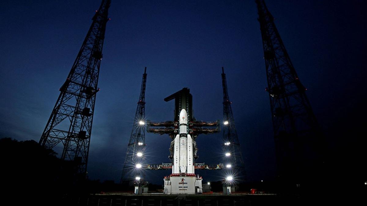 Hindistan'n Ay'n gney kutbuna gnderdii Chandrayaan-3 ile temas kesildi