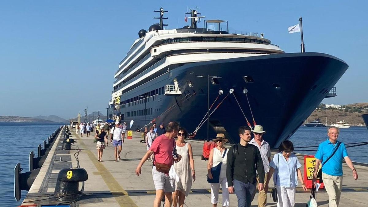 Bodrum'a 'Evrima' ile 277 turist geldi