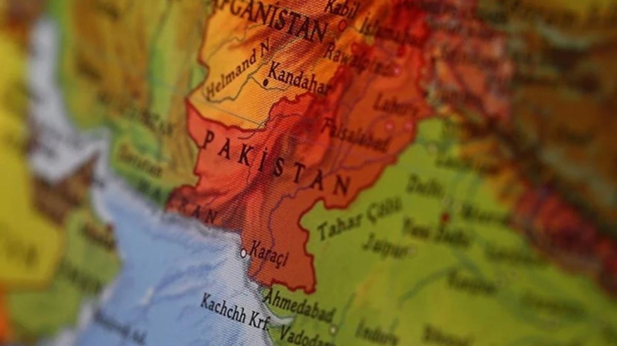 Pakistan'da trenler arpt: 20 yaral