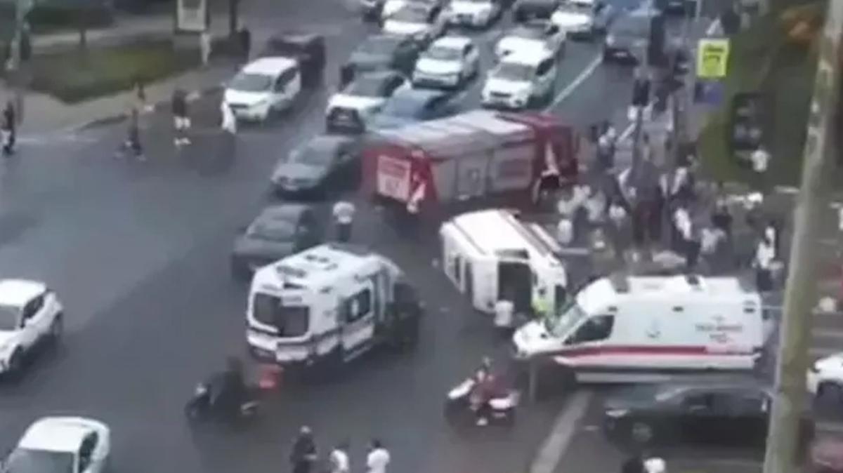 Vatan Caddesi'nde iinde hasta olan bir ambulans kaza yapt