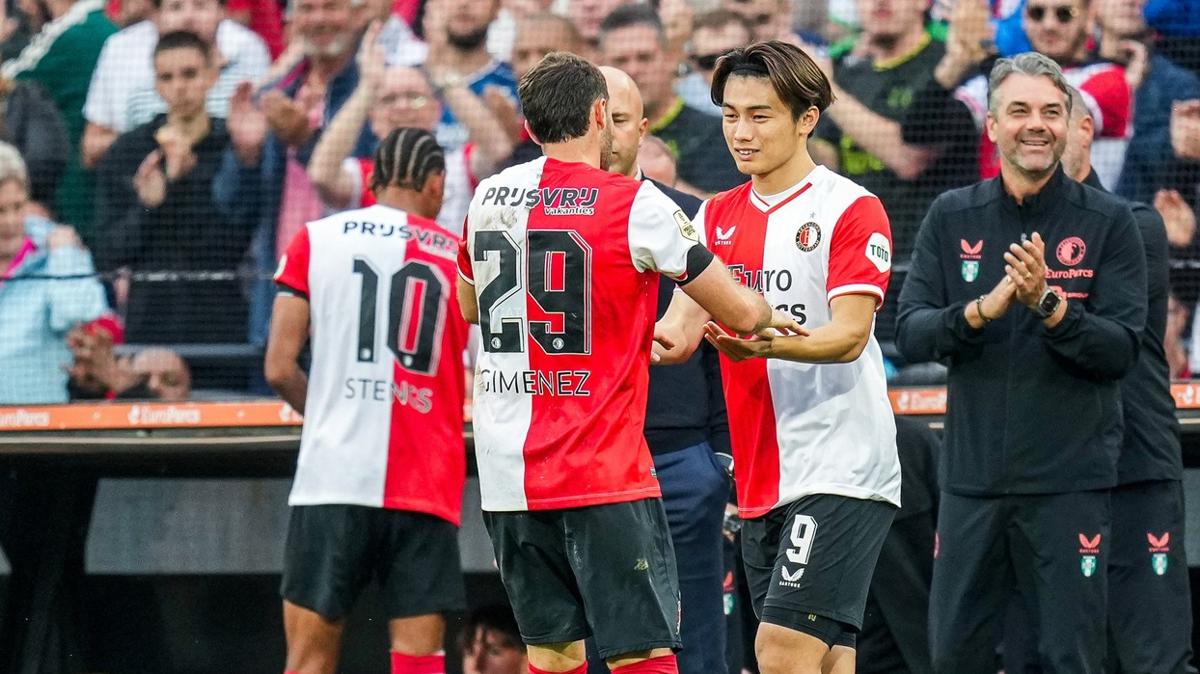 Feyenoord 5'te 5 yapt! Galibiyet serini bozmad