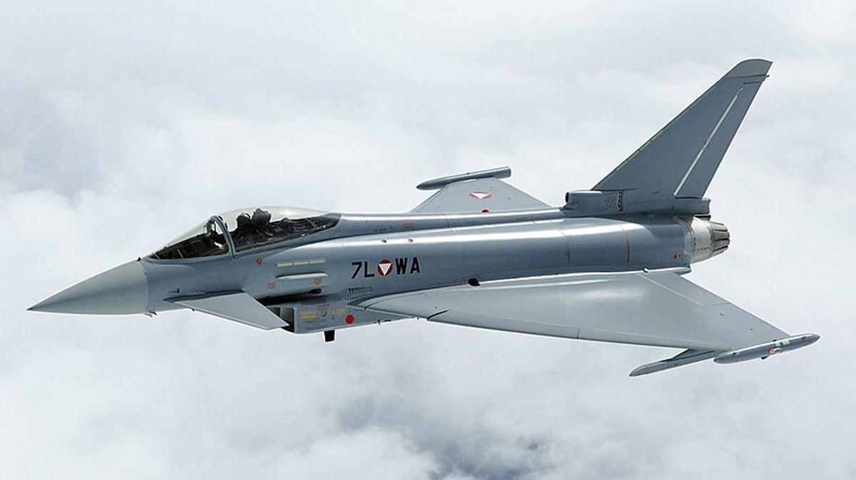 Eurofighter Typhoon sava uaklar Polonya'ya konuland