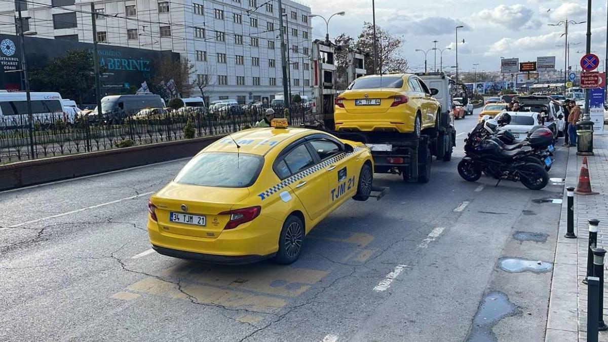 Yolcudan fazla cret isteyen taksicilere ceza kesildi