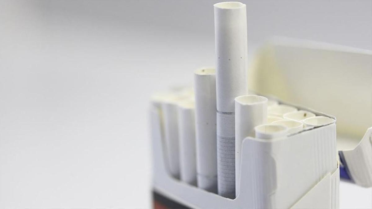 ngiltere'de genlere sigara satnn yasaklanmas planlanyor