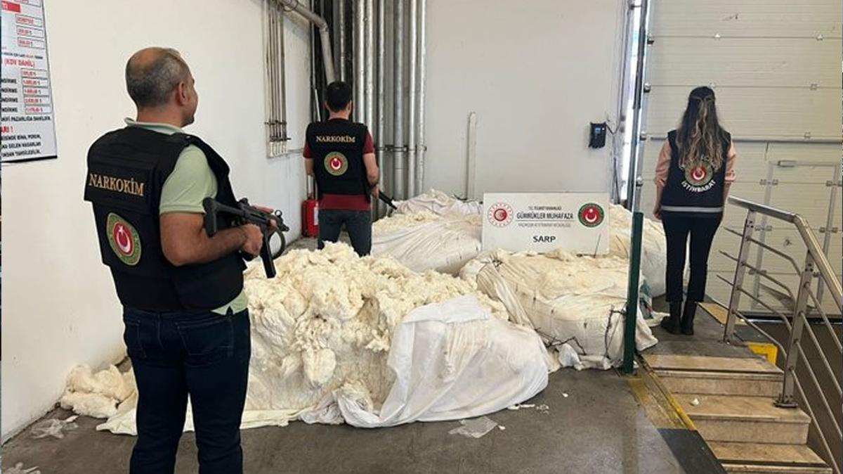 Sarp Gmrk Kaps'nda 1 ton uyuturucu yakaland