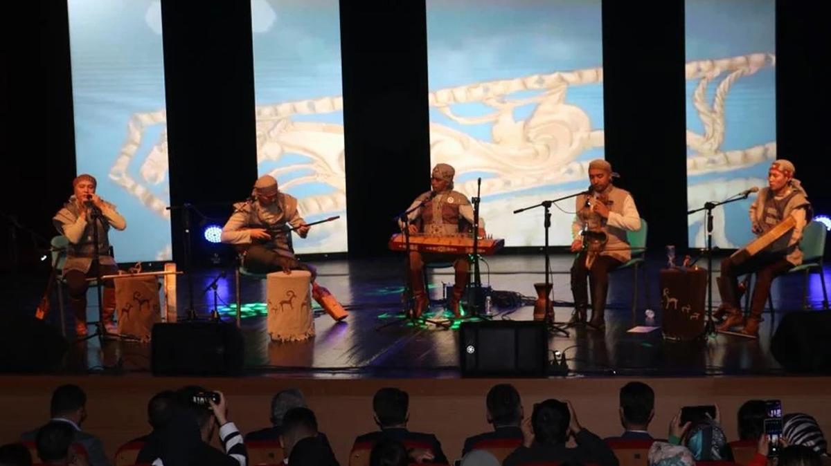 Turan Ethno Folk Ensemble  Cumhuriyet'in 100. yl kutlamalarnde Sivas'ta konser verdi
