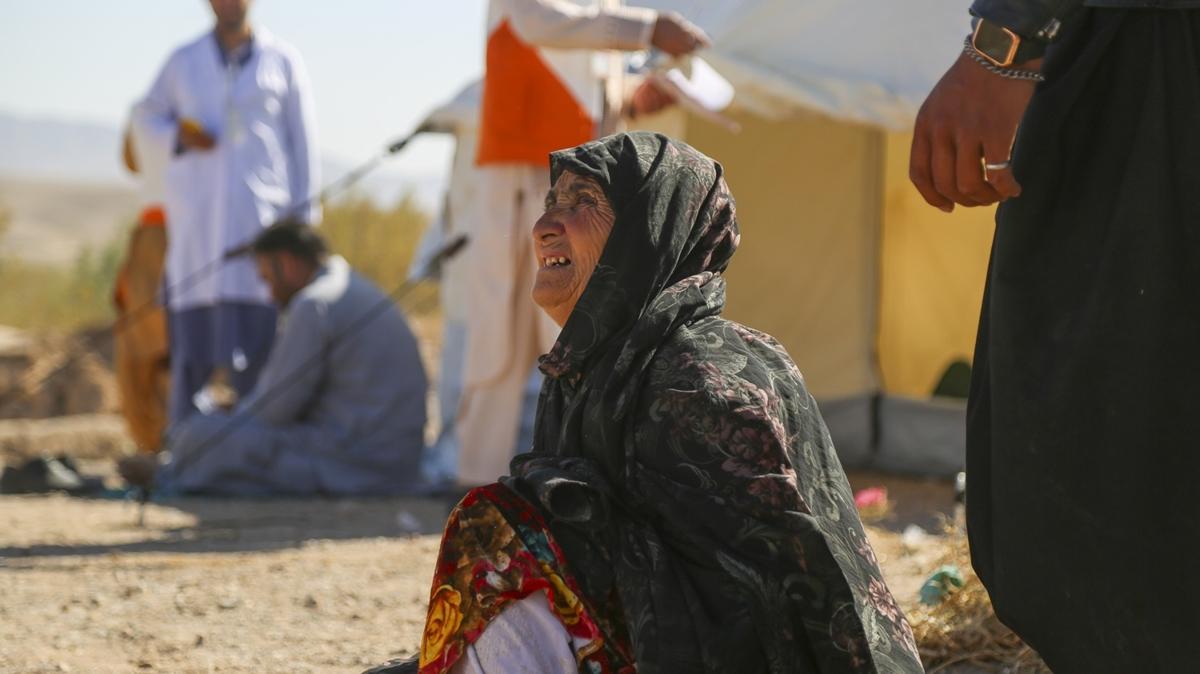 Afganistan'n ac gn: Deprem sonras cenaze treni