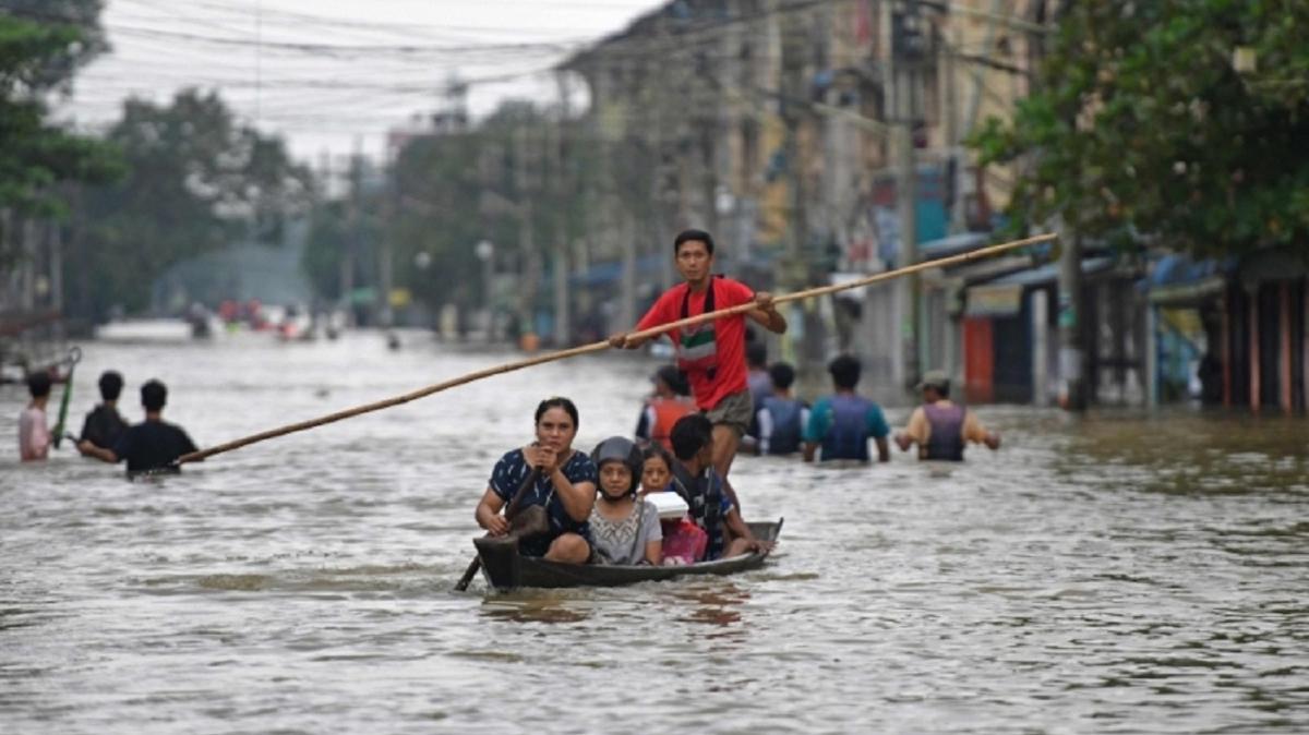 Myanmar'da rekor yamur sellere yol at, 14,000 kii yerinden oldu