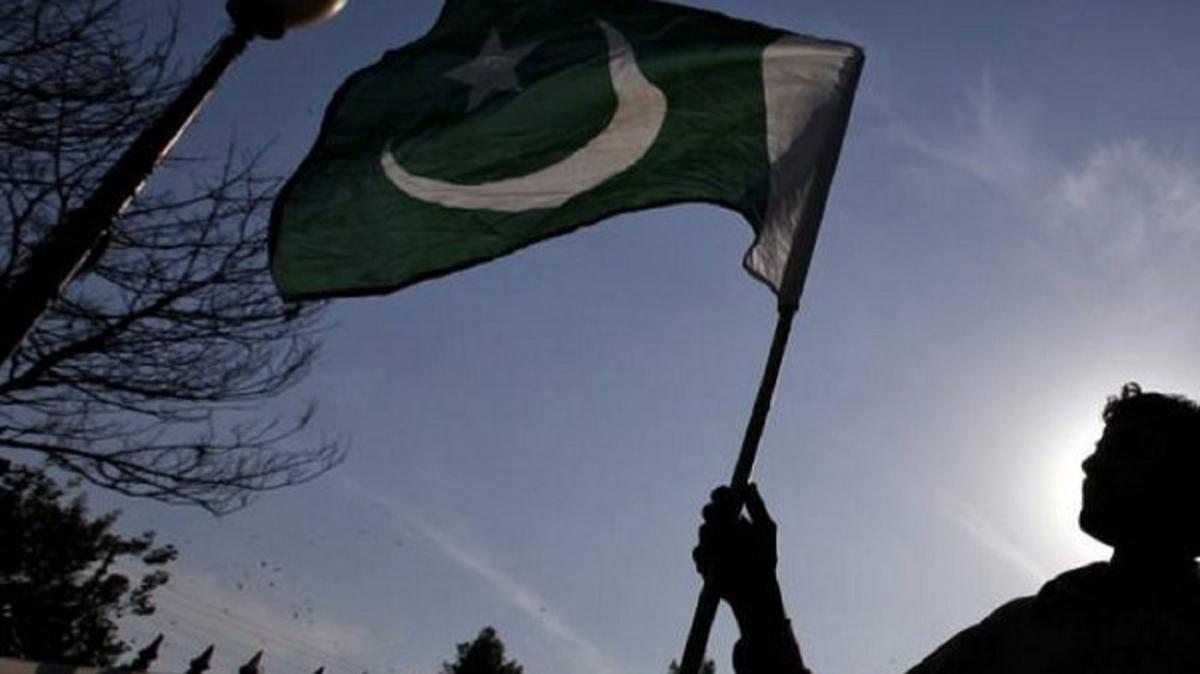 Pakistan'da illegal gmenlere 48 saat sre verildi