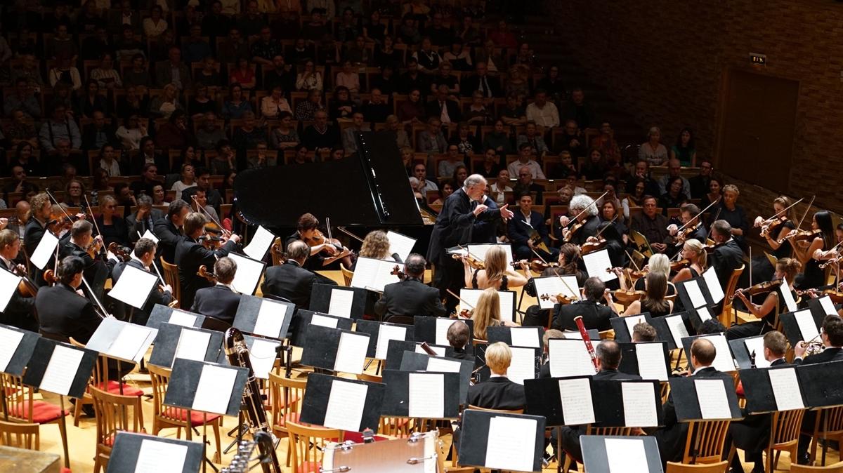 Bakanlk tarafndan davet edilen Mariinski Orkestras Trkiye'de ilk kez konser verdi