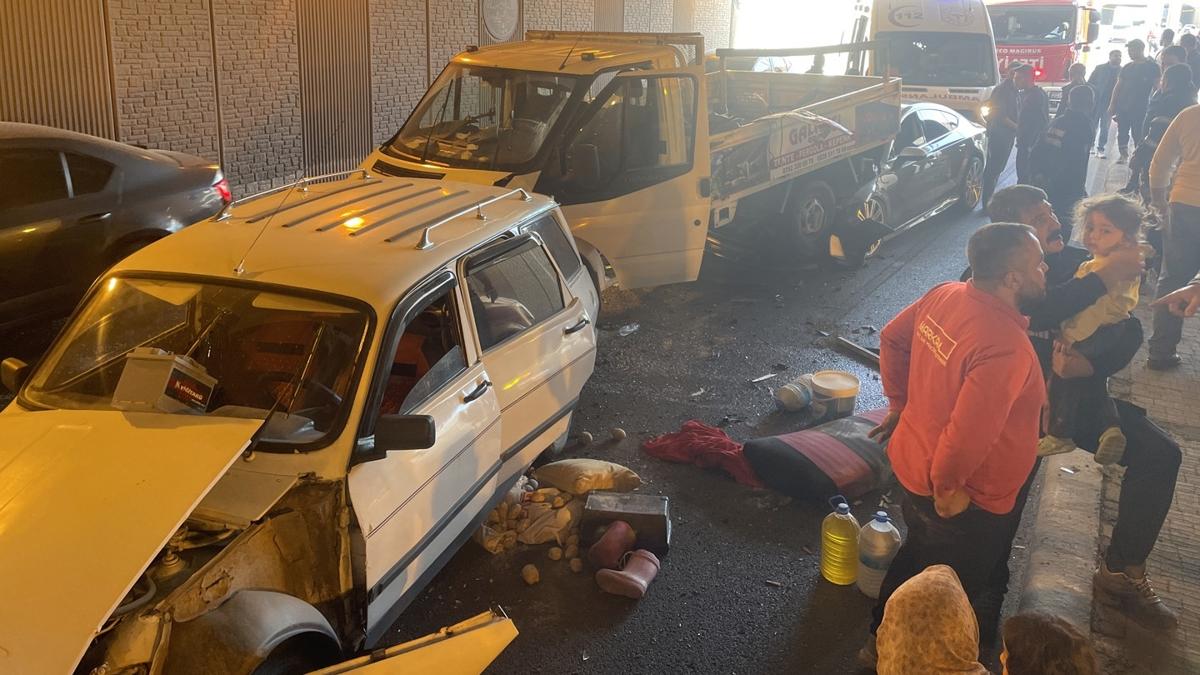 Kayseri'de zincirleme trafik kazas! 4 kii yaraland