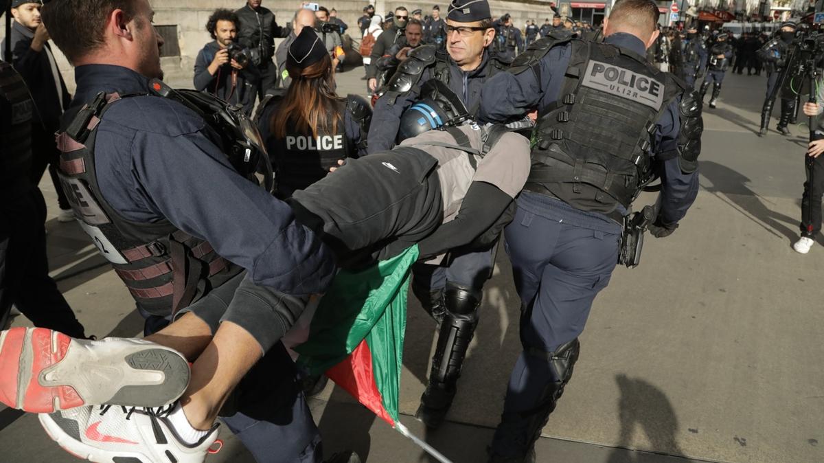 Paris polisi, Filistin gsterisine mdahale etti