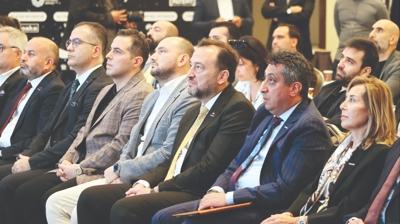 Faizlerde d���� ilk �eyrekte ba�lar... �� d�nyas� ekonomi program�ndan umutlu