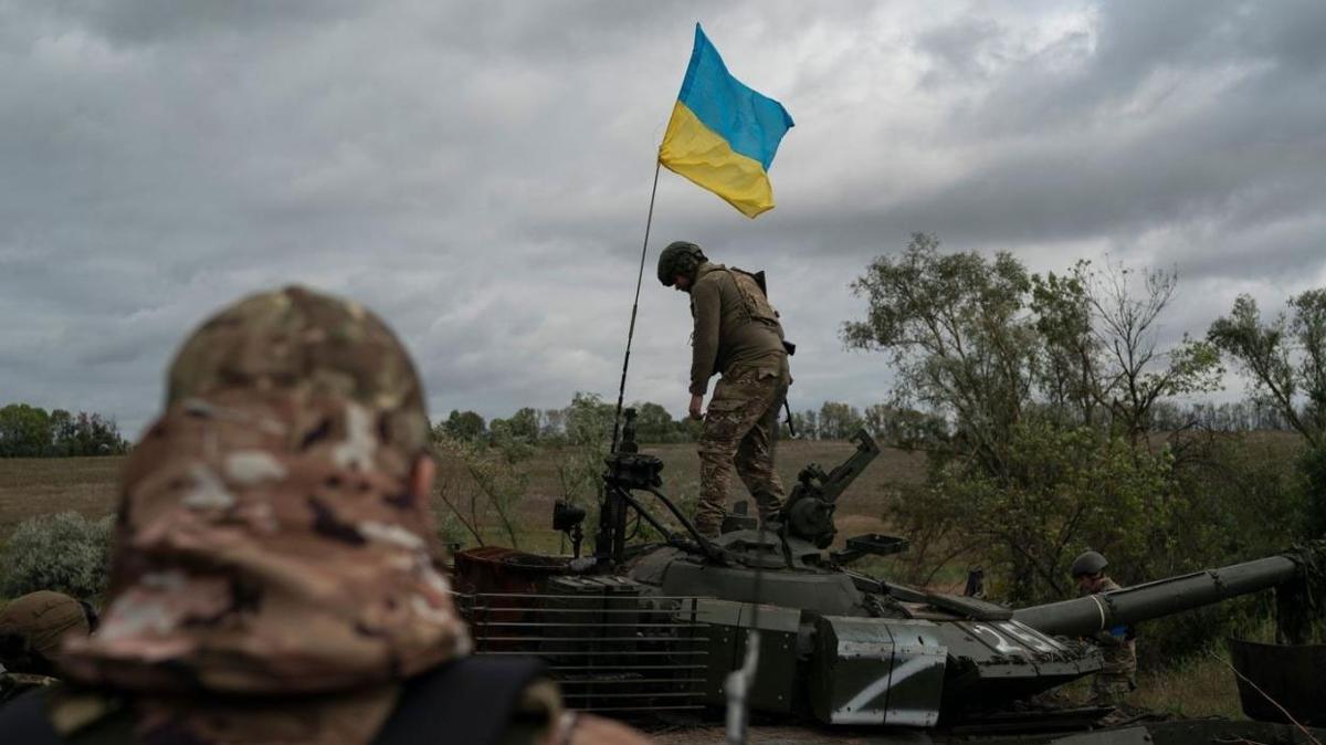 Ukrayna ordusu, roketatarla saldrlar srdryor