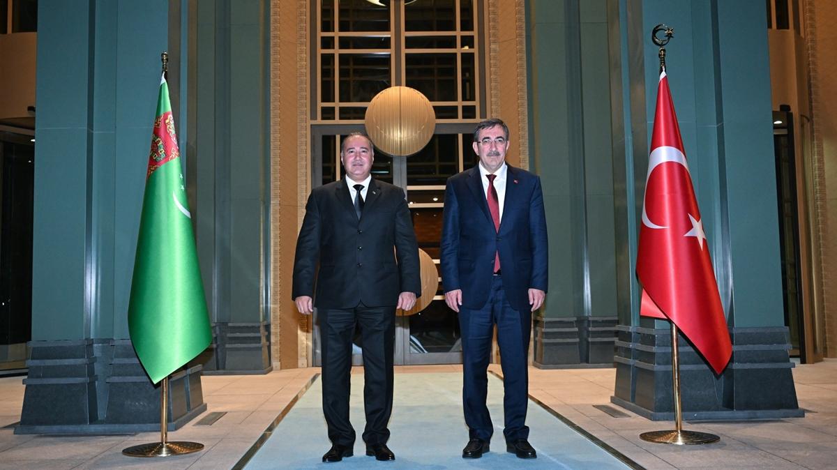 Cumhurbakan Yardmcs Ylmaz, Atdayev ile grt