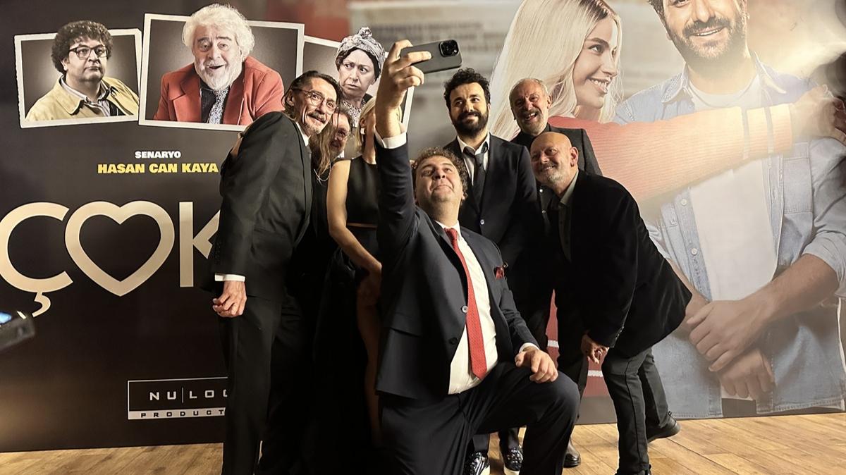Hasan Can Kaya ve Bra Pekin'li ok Ak filmine gala yapld