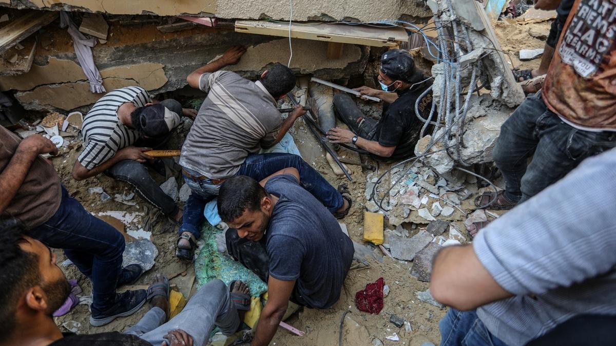srail'in Gazze'nin kuzeyini bombalamas sonucu 11 Filistinli ehit oldu