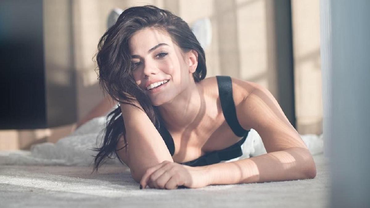 Demet zdemir'den Budapete'de tatil pozu
