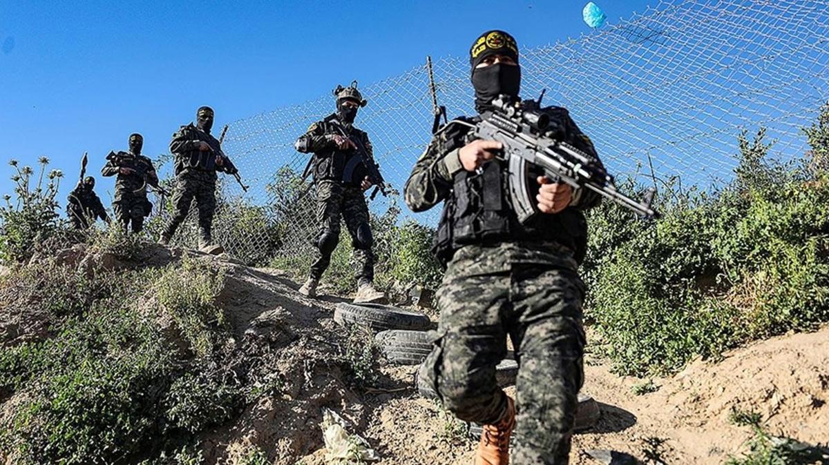 Kassam Tugaylar, srail'in askeri tesislerini vurdu