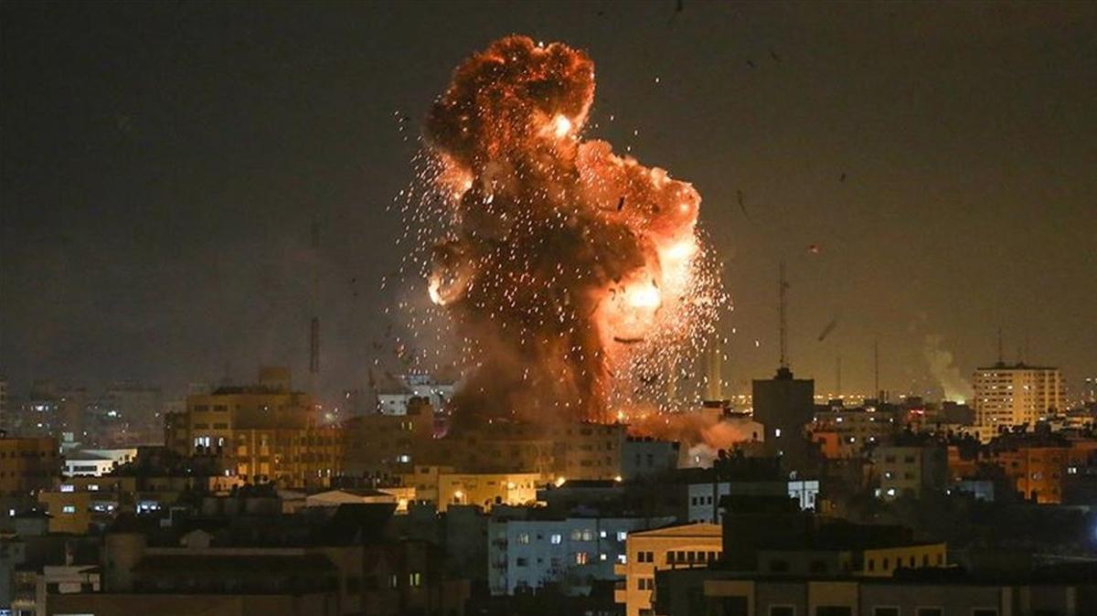 Gazze hkmeti: Gazze'ye 18 bin ton bomba atld, bu Hiroima'ya atlann bir buuk kat